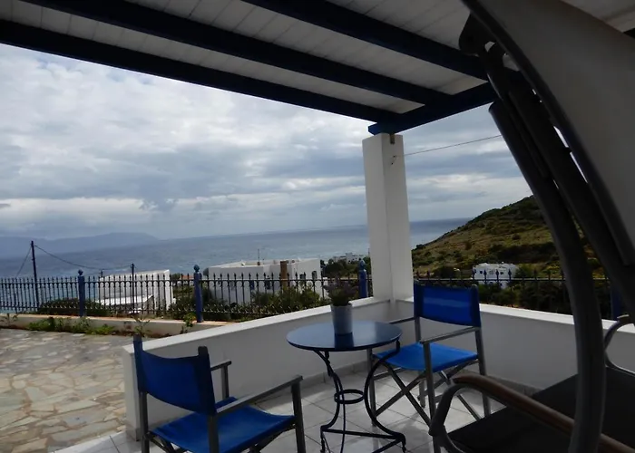 απεραντο γαλαζιο Agia Pelagia (Kythira)